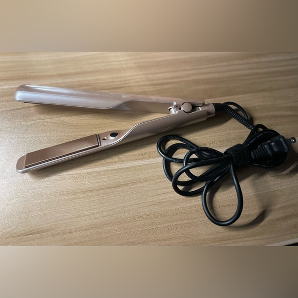 TYME HAIR IRON - Picture 4 of 4